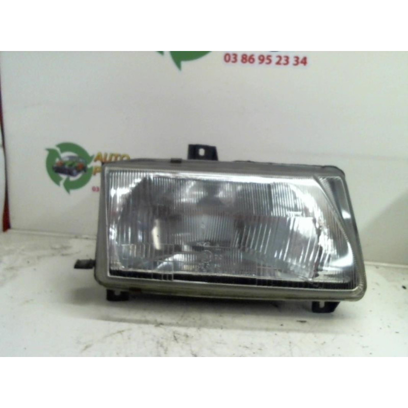 Optique avant principal droit (feux)(phare) VOLKSWAGEN CADDY 1 d’occasion