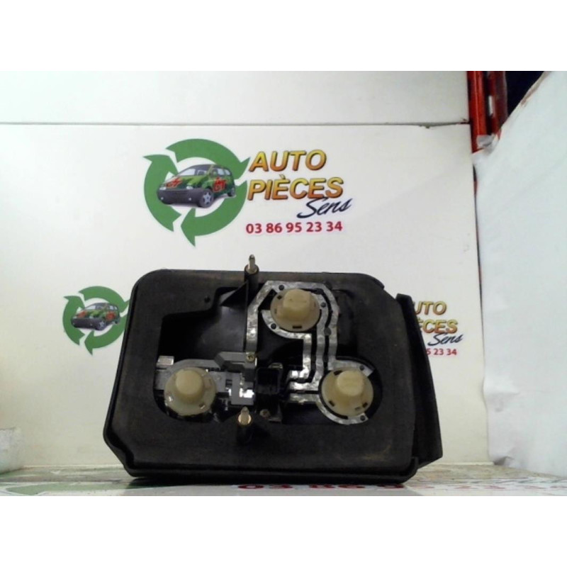 Feu arriere principal gauche (feux) ROVER 100 PHASE 1 d’occasion