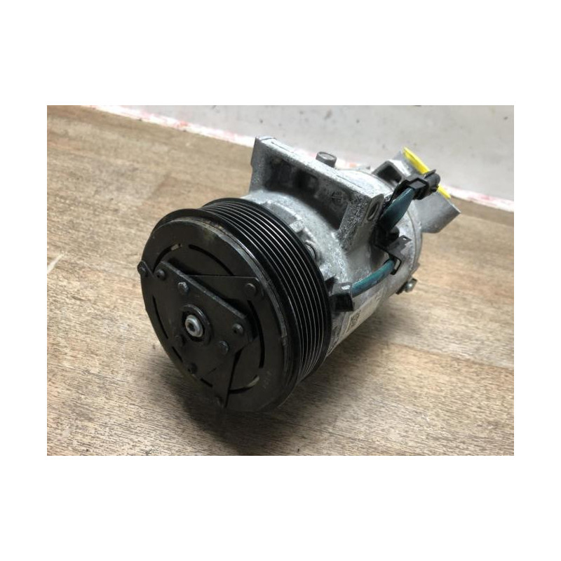 Compresseur clim RENAULT CLIO 5 d’occasion