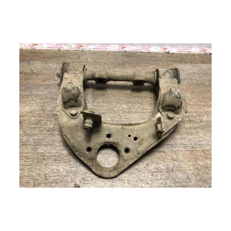 Triangle superieur avant gauche MITSUBISHI L 200 2 d’occasion