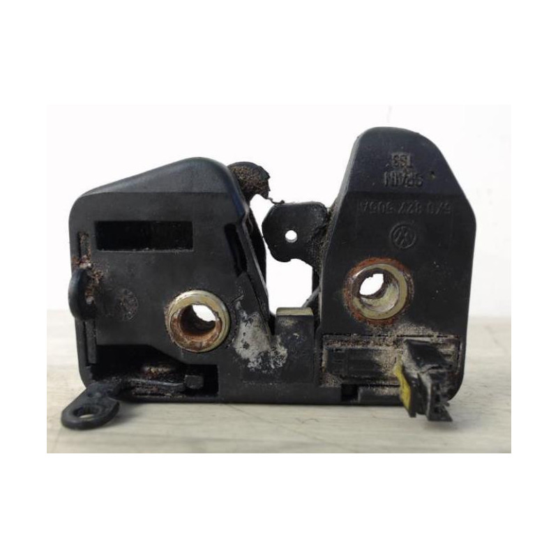 Serrure de coffre VOLKSWAGEN GOLF 4 d’occasion