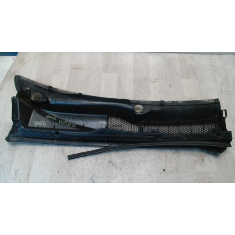 Baie de pare brise TOYOTA YARIS 1 PHASE 1 d’occasion