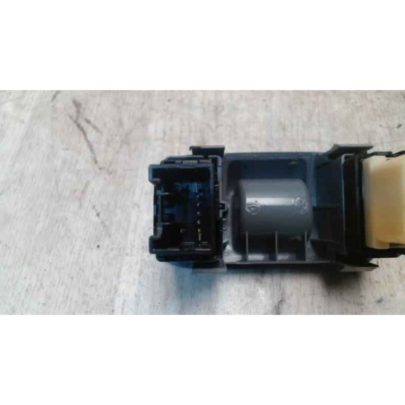 Commande de reglage hauteur de phare TOYOTA YARIS 1 PHASE 1 d’occasion