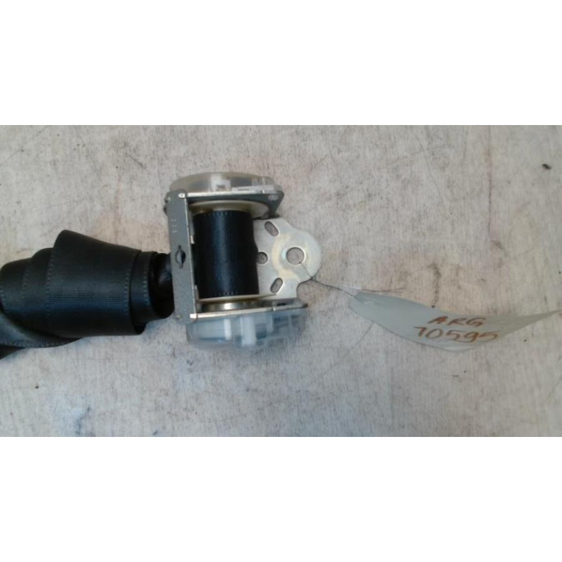 Ceinture arriere gauche TOYOTA YARIS 1 PHASE 1 d’occasion
