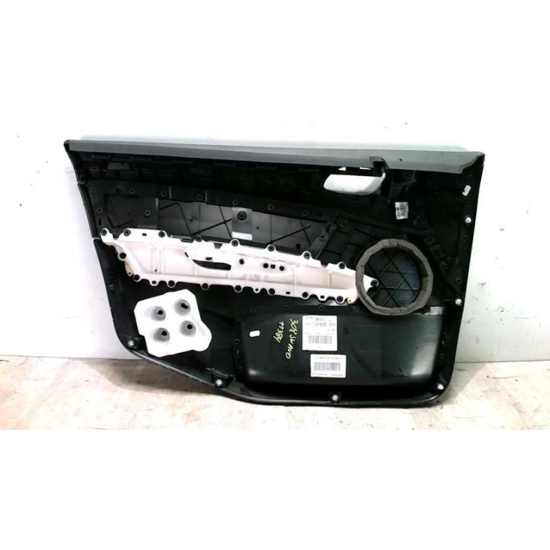 Panneau de porte avant droit PEUGEOT 308 1 SW PHASE 1 BREAK d’occasion