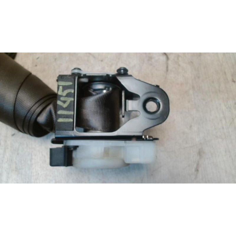 Ceinture arriere gauche AUDI A4 2 PHASE 1 d’occasion