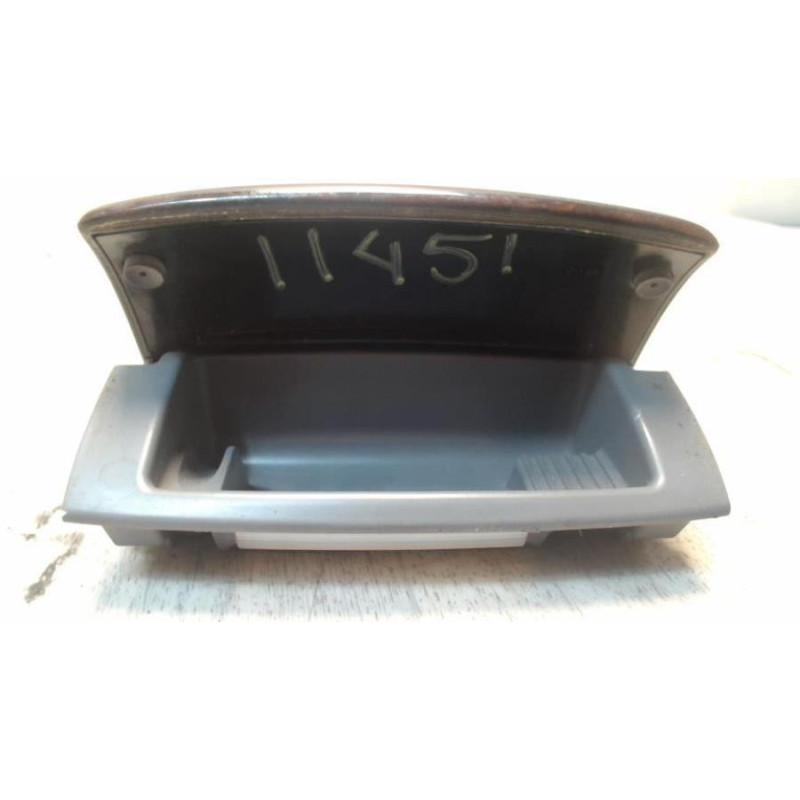 Vide poche avant droit AUDI A4 2 PHASE 1 d’occasion