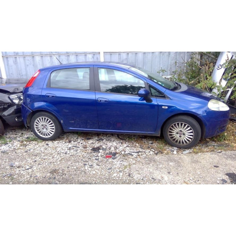 Moulure de pare choc avant FIAT GRANDE PUNTO d’occasion