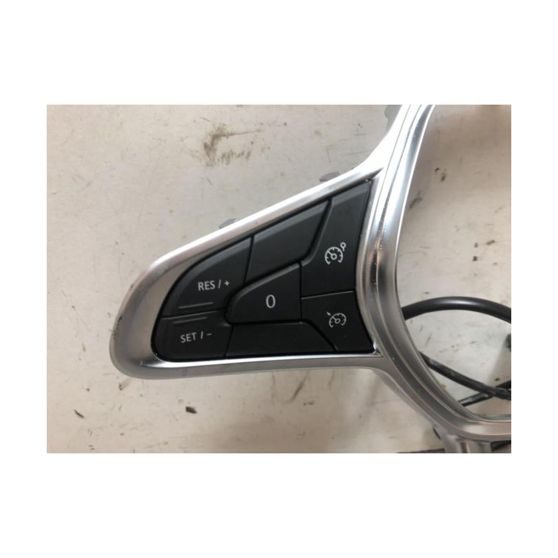 Commande autoradio RENAULT CLIO 5 d’occasion