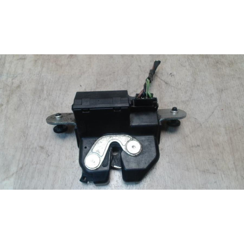 Serrure de coffre OPEL CORSA D PHASE 1 d’occasion