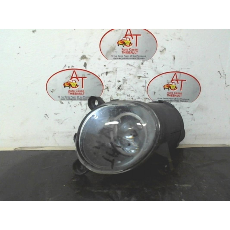 Anti brouillard droit (feux) VOLKSWAGEN PASSAT V (3B2) d’occasion