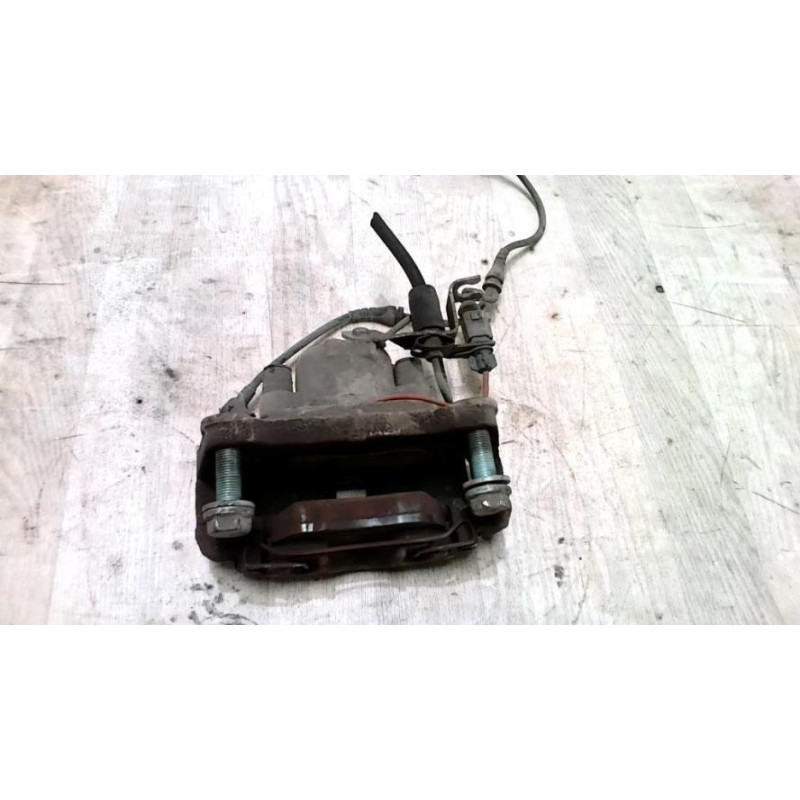 Etrier avant gauche (freinage) AUDI A4 2 PHASE 1 d’occasion