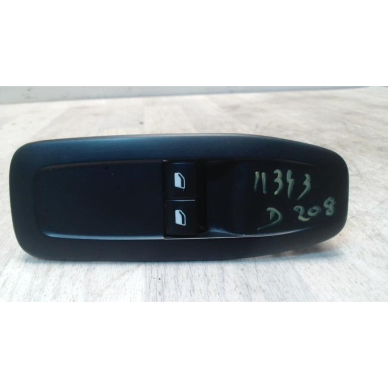 Interrupteur de leve vitre avant droit PEUGEOT 208 1 PHASE 2 d’occasion