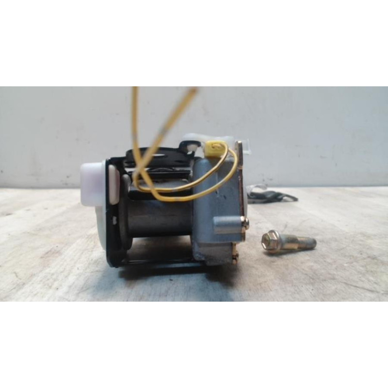 Ceinture avant droit TOYOTA YARIS 1 PHASE 1 d’occasion