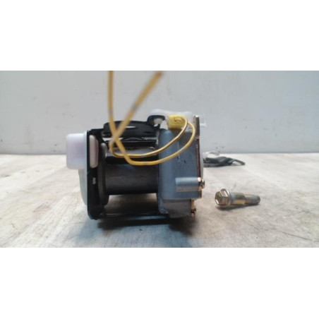 Ceinture avant droit TOYOTA YARIS 1 PHASE 1 d’occasion