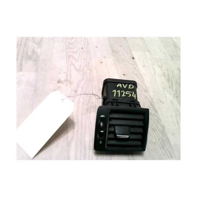 Aerateur tableau de bord avant droit VOLVO C 30 PHASE 1 d’occasion