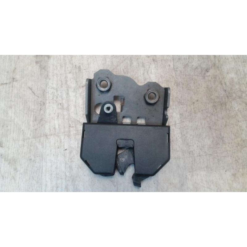 Serrure de coffre BMW SERIE 3 E46 PHASE 1 d’occasion