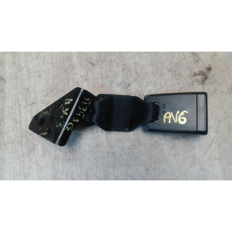 Attache ceinture avant gauche PEUGEOT 208 1 PHASE 2 d’occasion