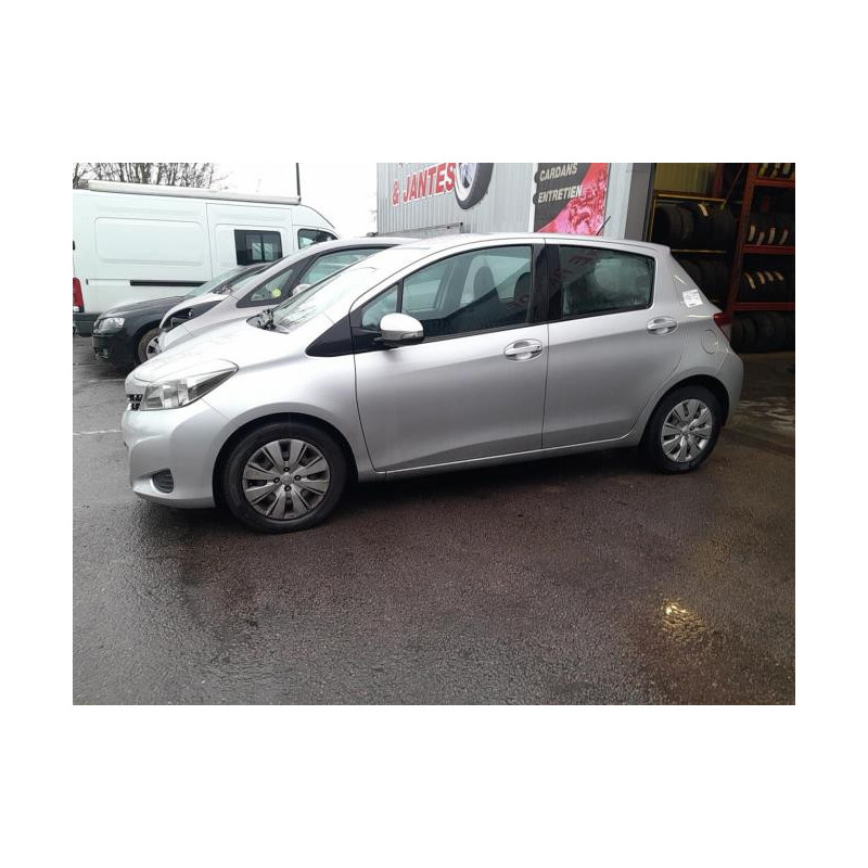 Siege avant gauche TOYOTA YARIS 3 PHASE 1 d’occasion