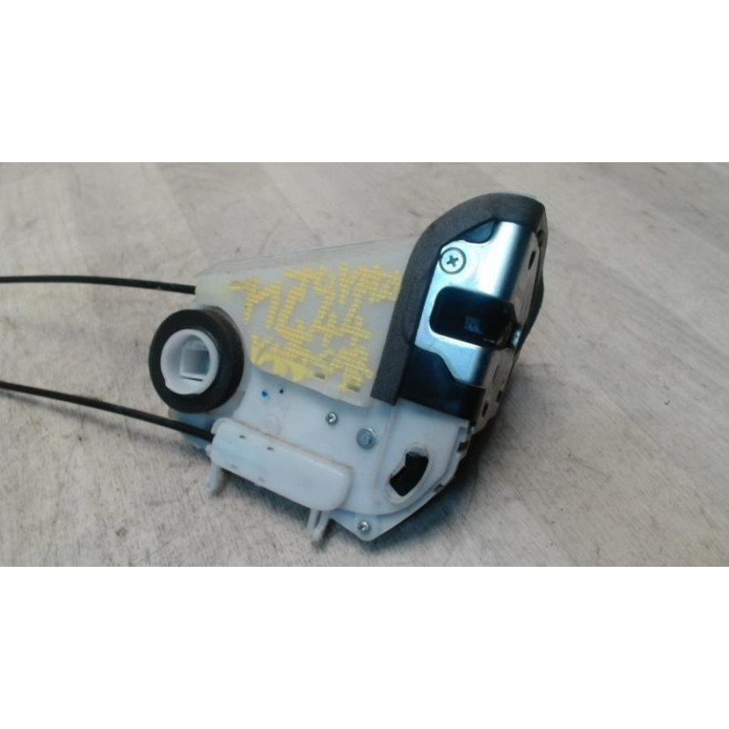 Serrure arriere gauche TOYOTA YARIS 3 PHASE 1 d’occasion