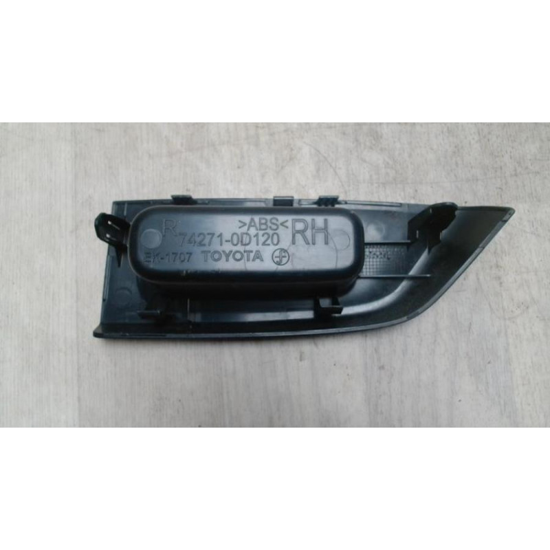 Vide poche avant droit TOYOTA YARIS 3 PHASE 1 d’occasion