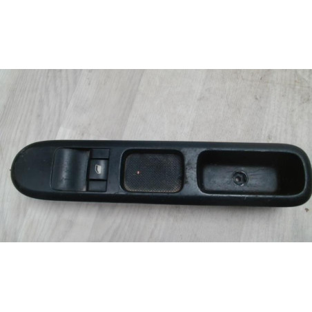 Interrupteur de leve vitre avant droit PEUGEOT 5008 1 PHASE 1 d’occasion