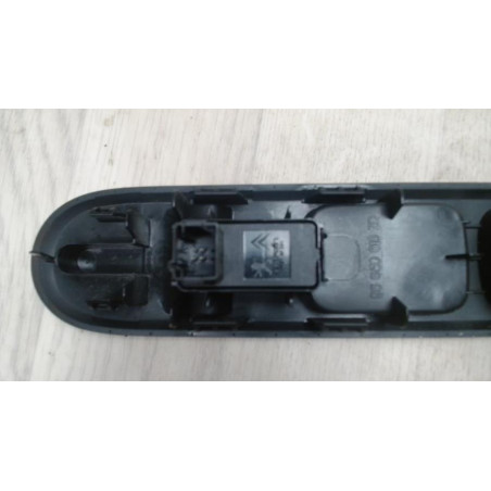 Interrupteur de leve vitre avant droit PEUGEOT 5008 1 PHASE 1 d’occasion