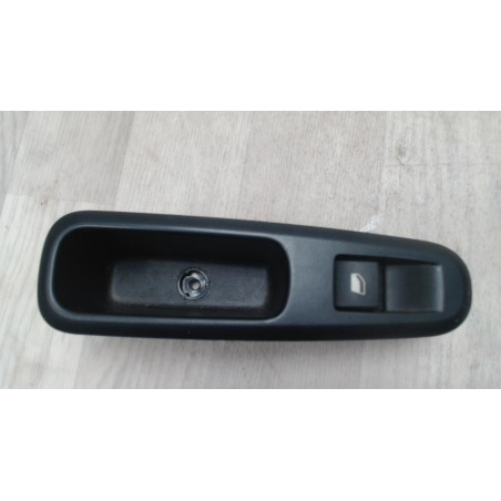 Interrupteur de leve vitre arriere droit PEUGEOT 5008 1 PHASE 1 d’occasion