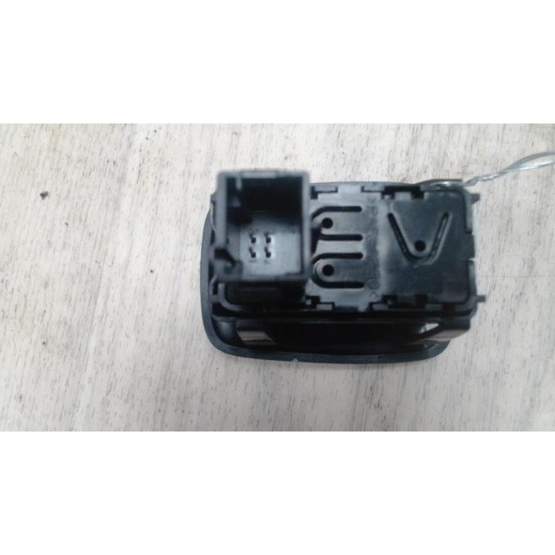 Interrupteur de leve vitre arriere droit CITROEN C3 2 PHASE 1 d’occasion