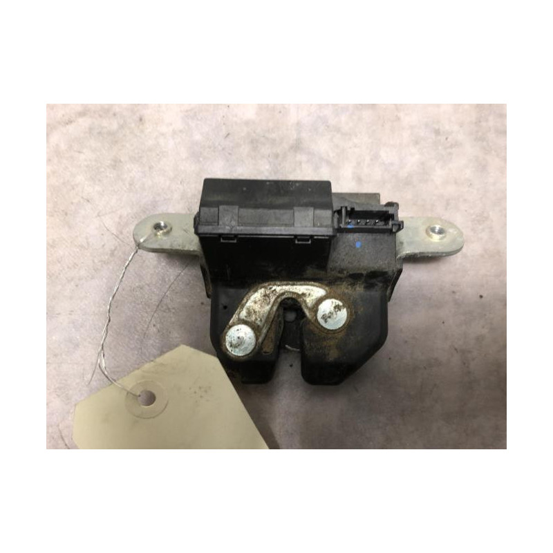Serrure de hayon OPEL CORSA D PHASE 1 d’occasion