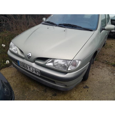 Feu arriere principal droit (feux) RENAULT MEGANE 1 PHASE 1 d’occasion