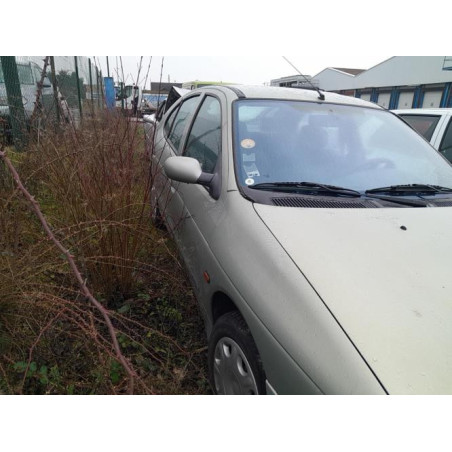 Feu arriere principal droit (feux) RENAULT MEGANE 1 PHASE 1 d’occasion