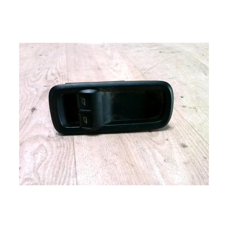 Interrupteur de leve vitre avant gauche FORD FIESTA 6 PHASE 1 d’occasion