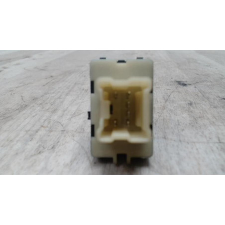 Interrupteur de leve vitre RENAULT CLIO 4 PHASE 1 d’occasion