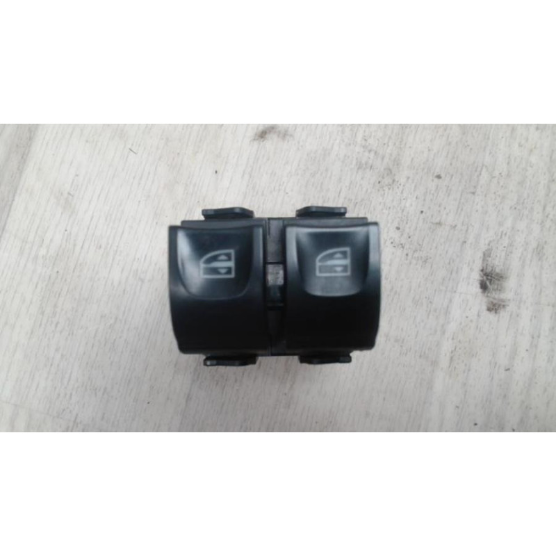 Interrupteur de leve vitre RENAULT CLIO 4 PHASE 1 d’occasion