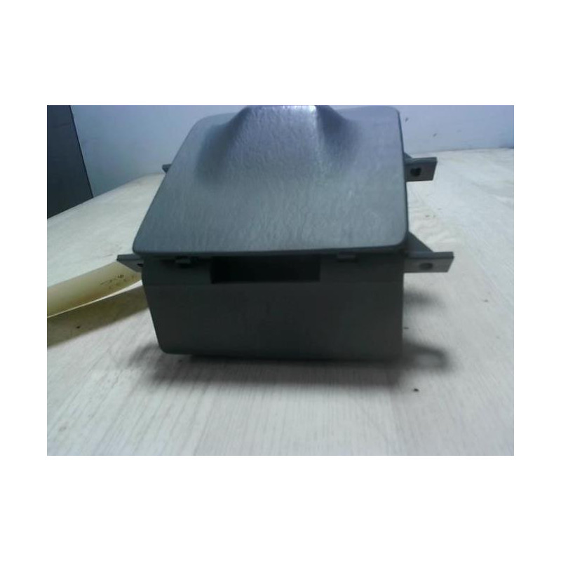 Vide poche avant gauche HYUNDAI TERRACAN d’occasion