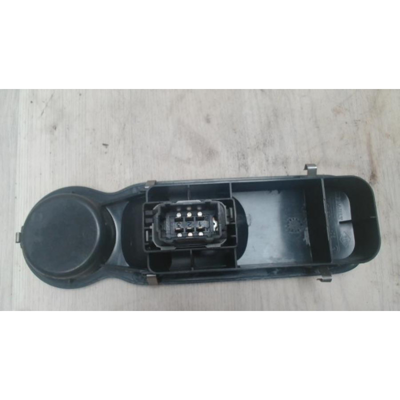 Interrupteur de leve vitre avant droit RENAULT MODUS PHASE 1 d’occasion