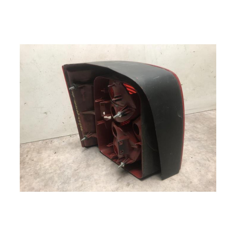Feu arriere principal droit (feux) VOLKSWAGEN PASSAT 4 PHASE 2 BREAK d’occasion