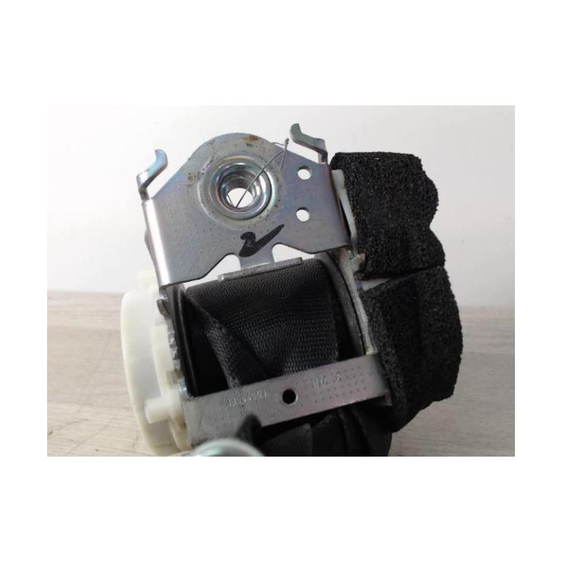 Ceinture arriere droit PEUGEOT 407 PHASE 1 BREAK d’occasion