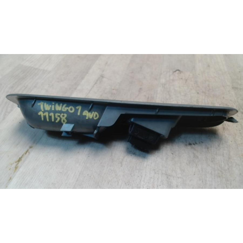 Interrupteur de leve vitre avant droit RENAULT TWINGO 1 PHASE 3 d’occasion