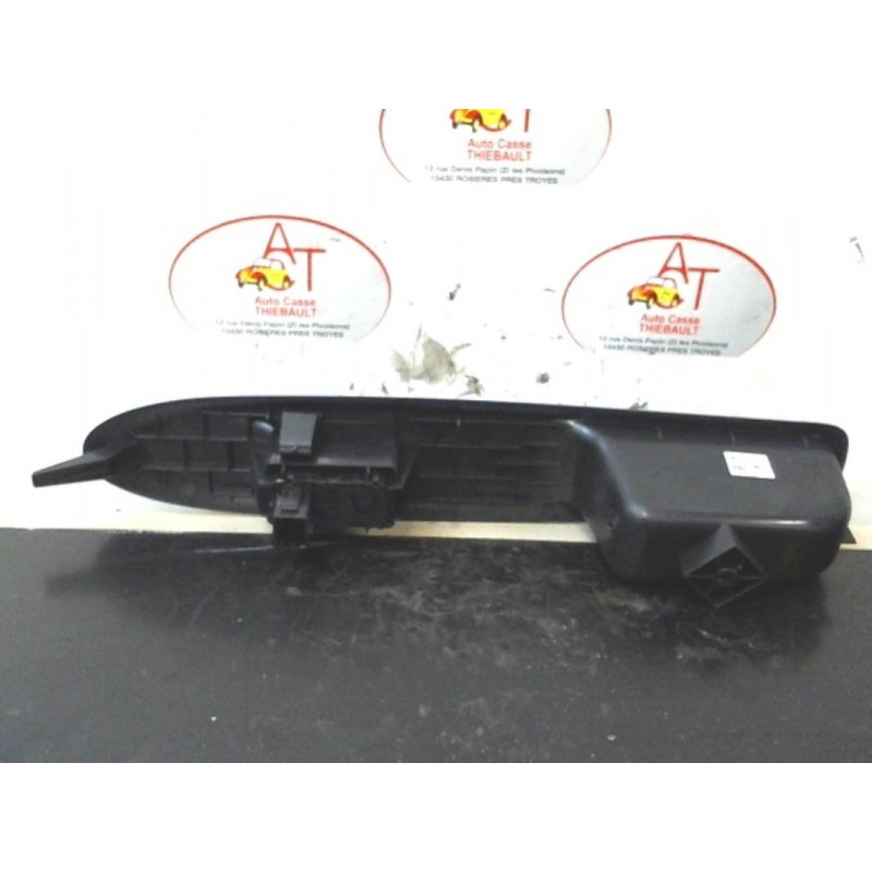 Interrupteur de leve vitre avant droit CITROEN C4 d’occasion