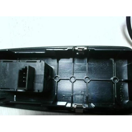 Interrupteur de leve vitre avant droit BMW SERIE 1 E81 d’occasion