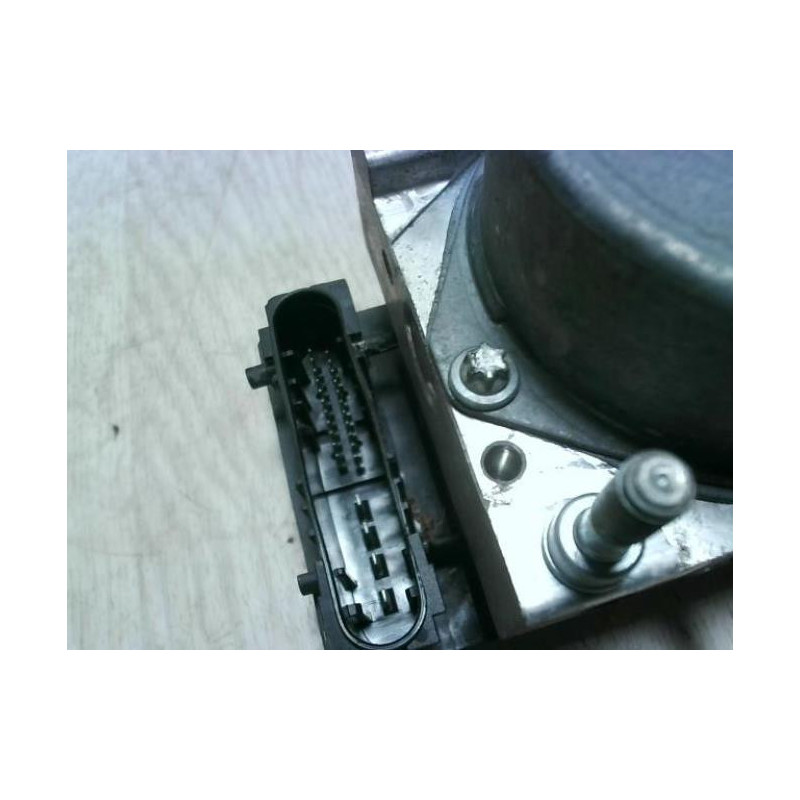 Bloc ABS (freins anti-blocage) RENAULT CLIO 3 PHASE 1 d’occasion