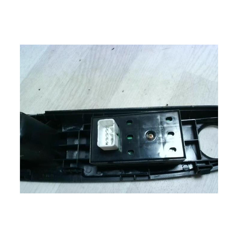 Interrupteur de leve vitre avant gauche HYUNDAI GETZ PHASE 1 d’occasion