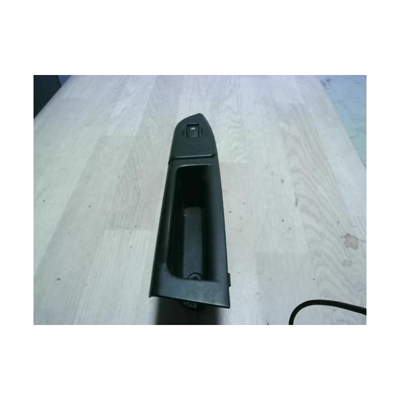 Interrupteur de leve vitre avant droit HYUNDAI GETZ PHASE 1 d’occasion