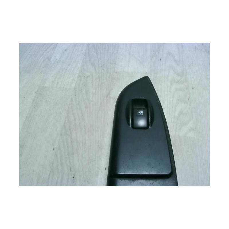 Interrupteur de leve vitre avant droit HYUNDAI GETZ PHASE 1 d’occasion