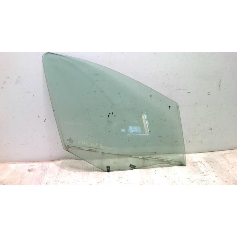 Vitre avant droit PEUGEOT 308 1 SW PHASE 1 BREAK d’occasion