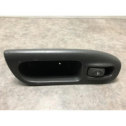 Interrupteur de leve vitre avant droit RENAULT SCENIC 1 PHASE 2 d’occasion
