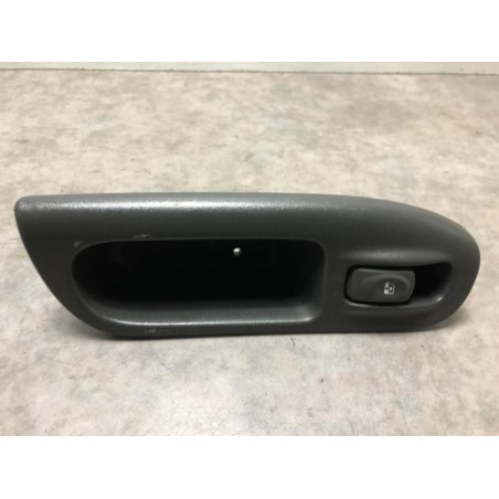 Interrupteur de leve vitre avant droit RENAULT SCENIC 1 PHASE 2 d’occasion