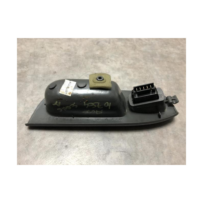Interrupteur de leve vitre avant droit RENAULT SCENIC 1 PHASE 2 d’occasion